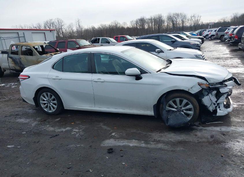 Photo 13 of 2020 Toyota Camry LE (VIN 4T1C11AK5LU860761)