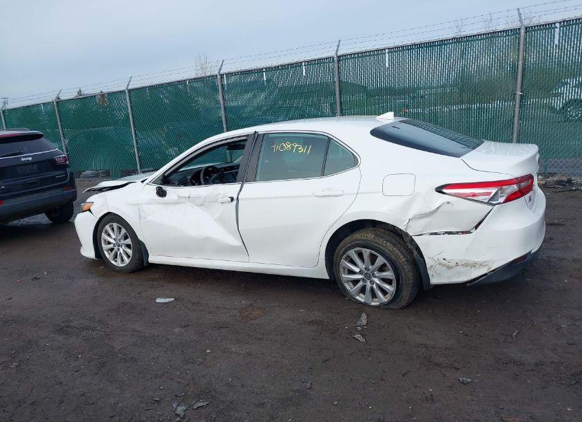 Photo 14 of 2020 Toyota Camry LE (VIN 4T1C11AK5LU860761)