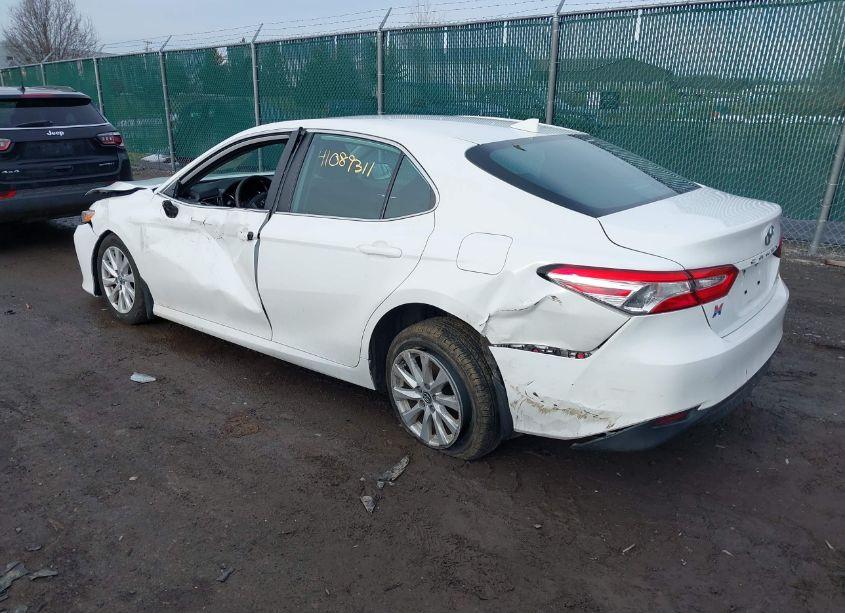 Photo 3 of 2020 Toyota Camry LE (VIN 4T1C11AK5LU860761)