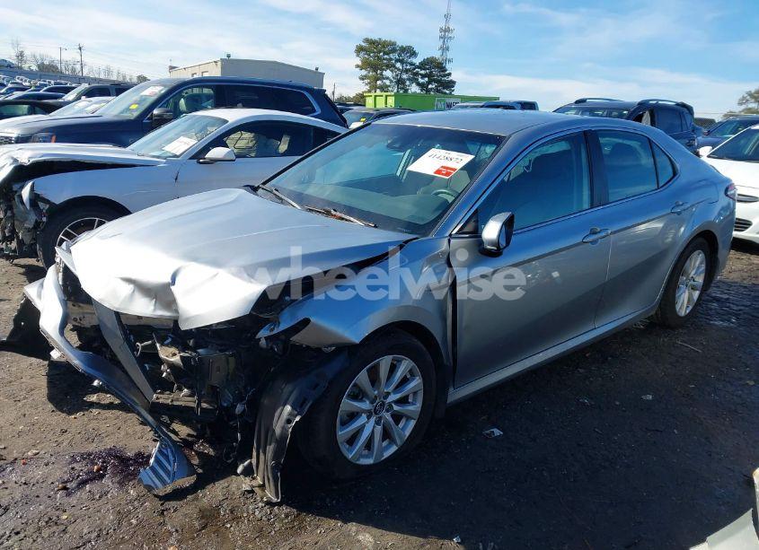 Photo 14 of 2020 Toyota Camry LE (VIN 4T1C11AK5LU862655)
