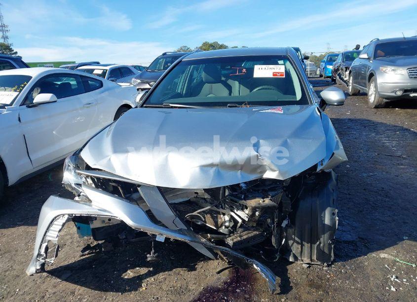 Photo 6 of 2020 Toyota Camry LE (VIN 4T1C11AK5LU862655)