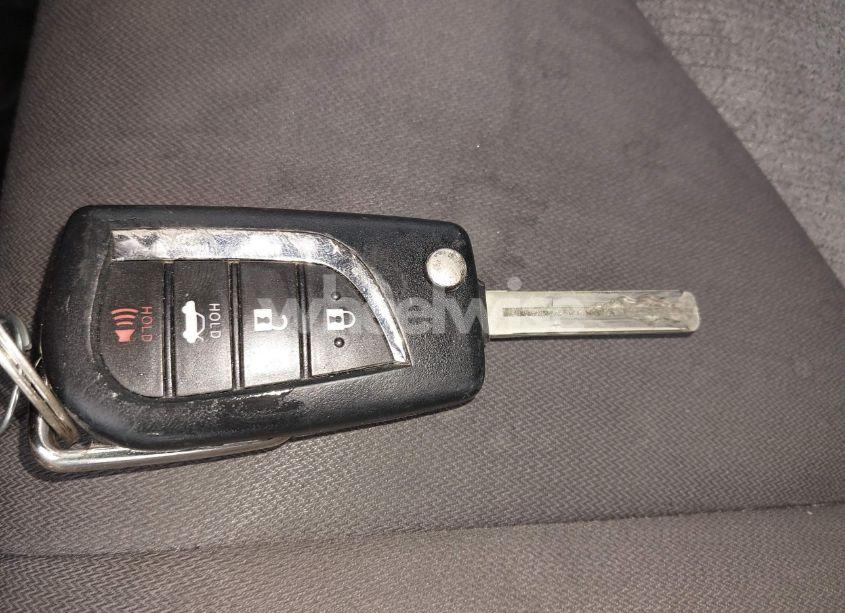 Photo 11 of 2020 Toyota Camry LE (VIN 4T1C11AK5LU869525)