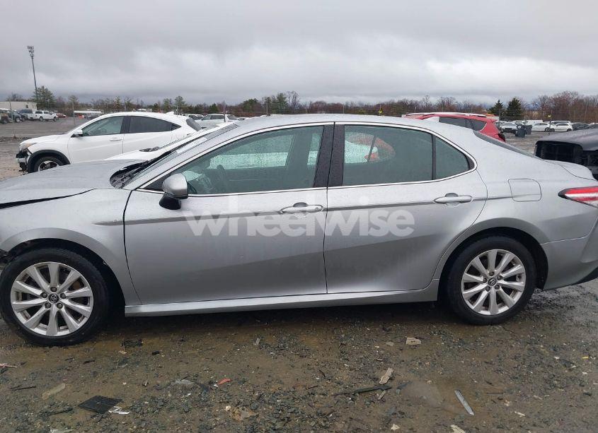 Photo 14 of 2020 Toyota Camry LE (VIN 4T1C11AK5LU869525)
