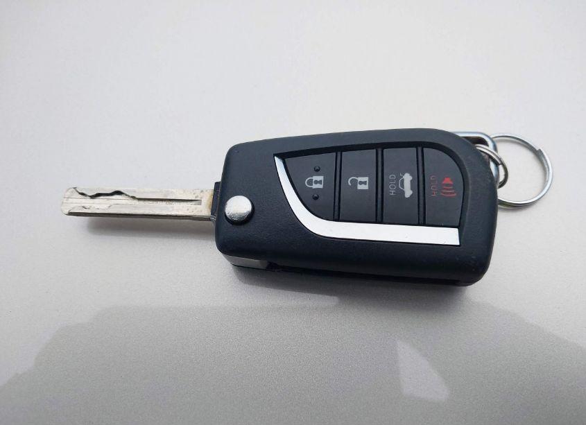 Photo 11 of 2020 Toyota Camry LE (VIN 4T1C11AK5LU890200)