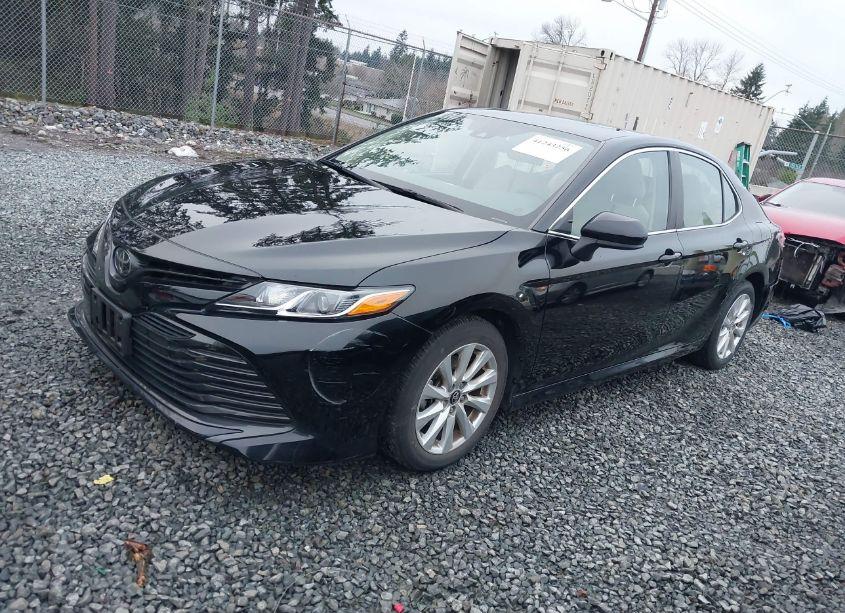 Photo 2 of 2020 Toyota Camry LE (VIN 4T1C11AK5LU890200)