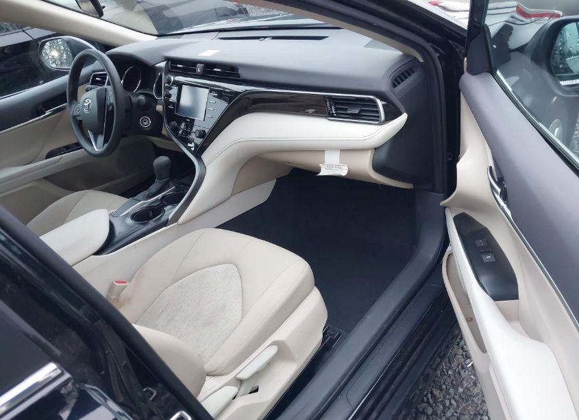 Photo 5 of 2020 Toyota Camry LE (VIN 4T1C11AK5LU890200)