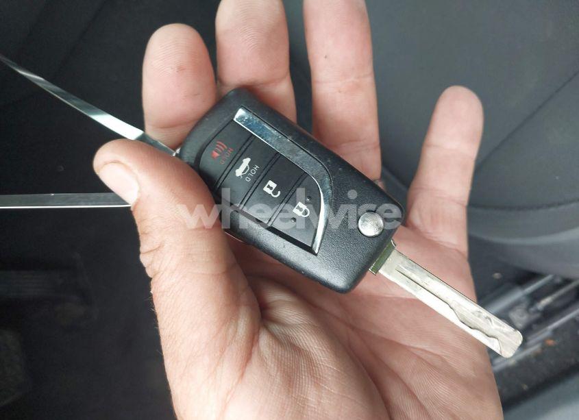 Photo 11 of 2020 Toyota Camry LE (VIN 4T1C11AK5LU901261)