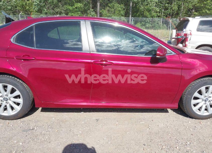 Photo 13 of 2020 Toyota Camry LE (VIN 4T1C11AK5LU901261)