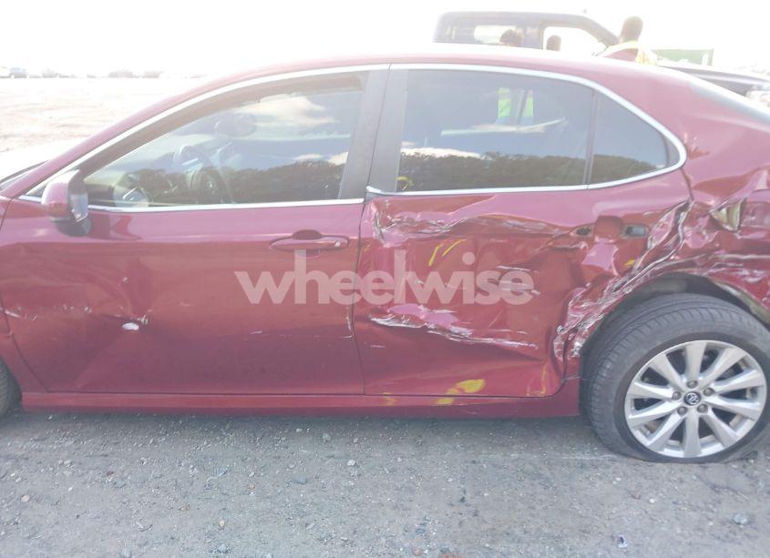 Photo 14 of 2020 Toyota Camry LE (VIN 4T1C11AK5LU901261)