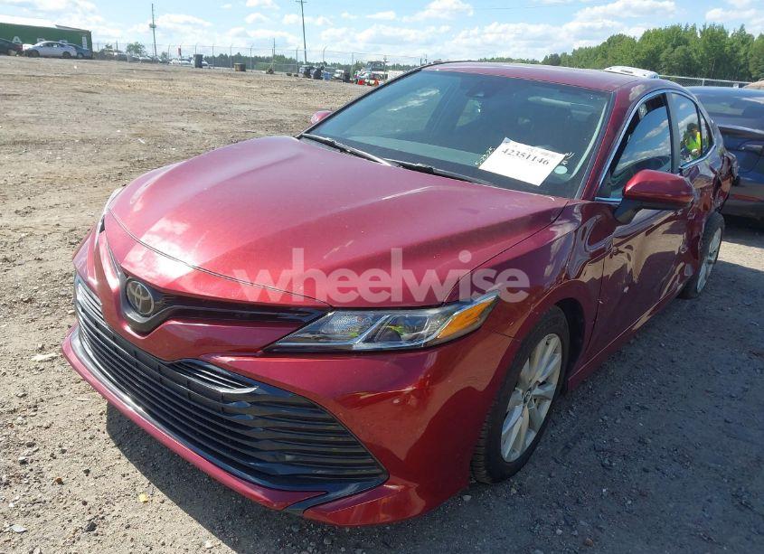 Photo 2 of 2020 Toyota Camry LE (VIN 4T1C11AK5LU901261)