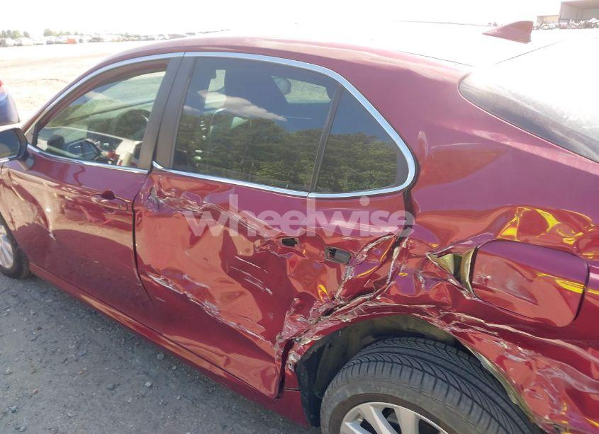 Photo 20 of 2020 Toyota Camry LE (VIN 4T1C11AK5LU901261)