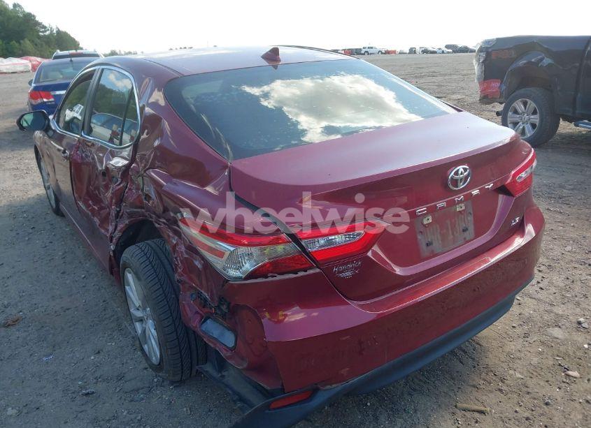 Photo 3 of 2020 Toyota Camry LE (VIN 4T1C11AK5LU901261)