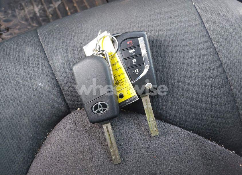 Photo 11 of 2020 Toyota Camry LE (VIN 4T1C11AK5LU905858)