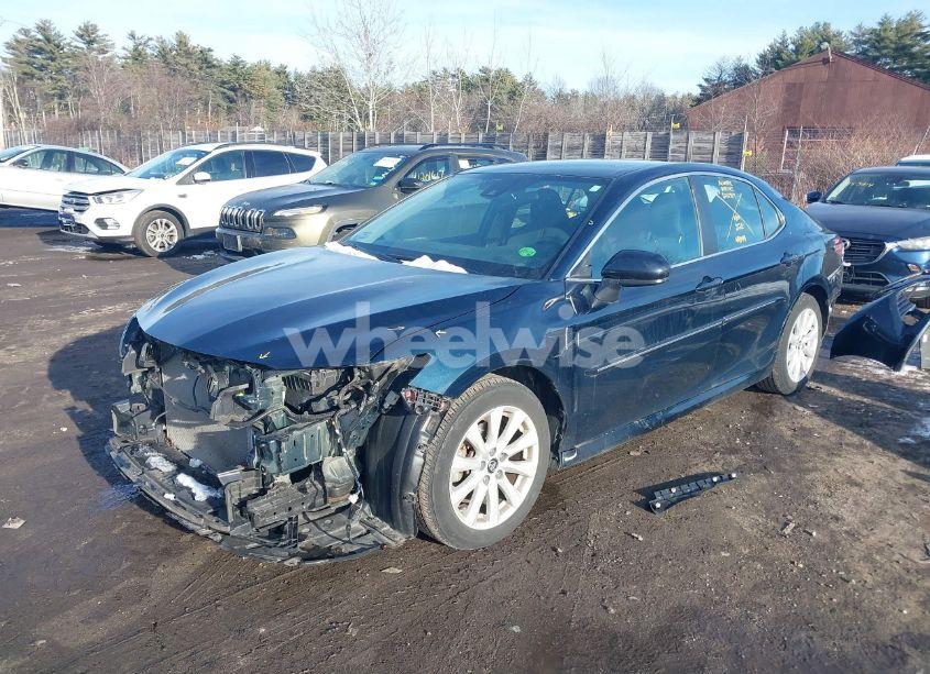 Photo 2 of 2020 Toyota Camry LE (VIN 4T1C11AK5LU905858)