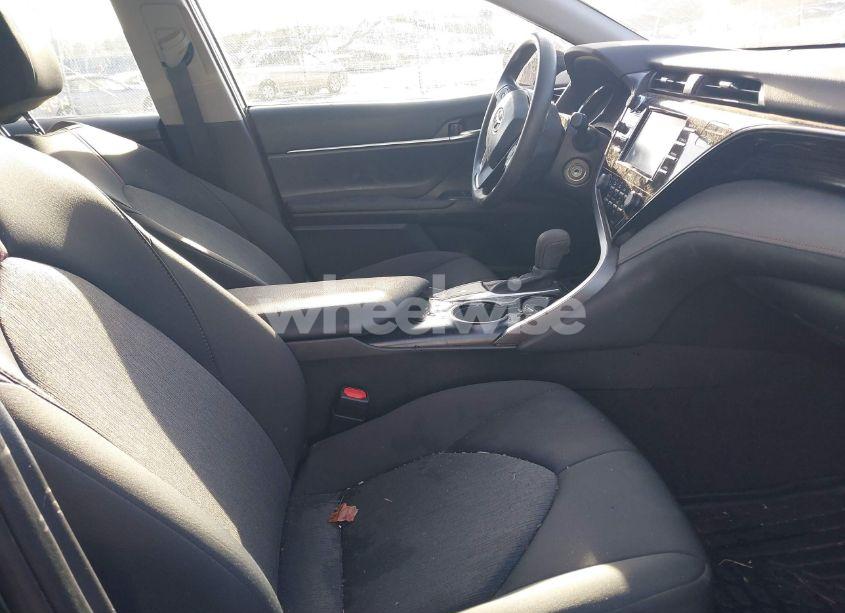 Photo 5 of 2020 Toyota Camry LE (VIN 4T1C11AK5LU905858)