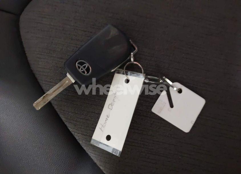 Photo 11 of 2020 Toyota Camry LE (VIN 4T1C11AK5LU912566)