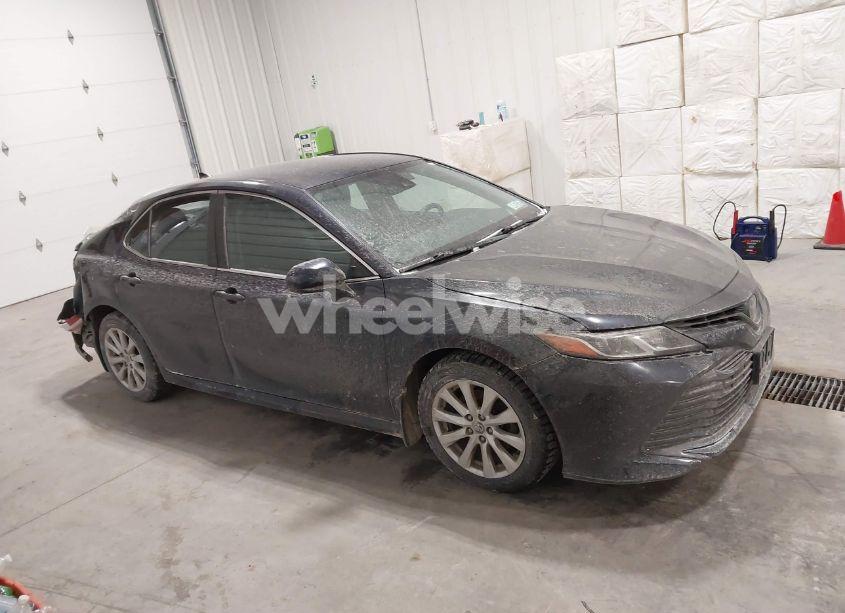Photo 14 of 2020 Toyota Camry LE (VIN 4T1C11AK5LU912566)