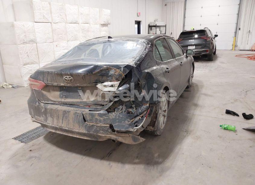 Photo 4 of 2020 Toyota Camry LE (VIN 4T1C11AK5LU912566)