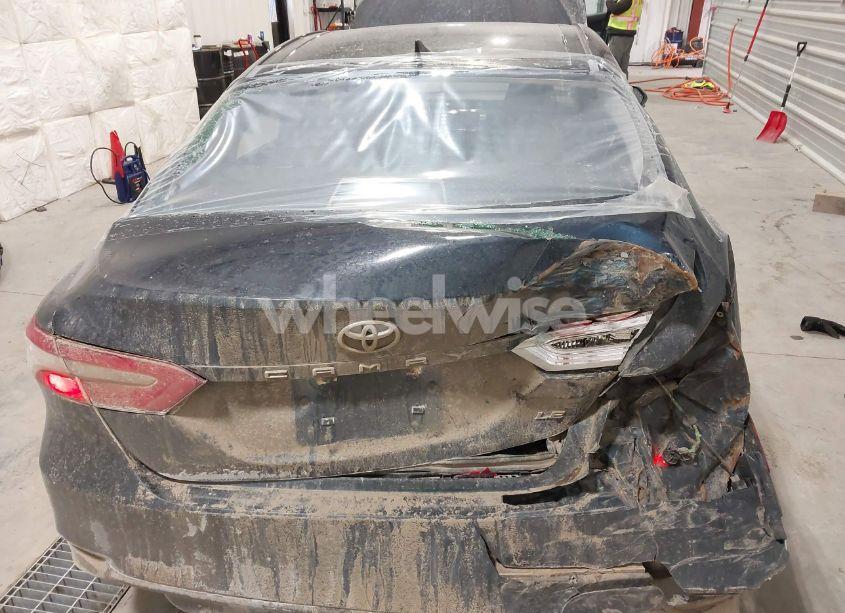 Photo 6 of 2020 Toyota Camry LE (VIN 4T1C11AK5LU912566)