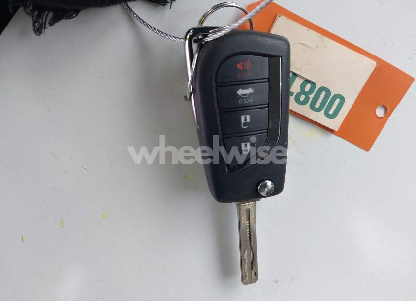 Photo 11 of 2020 Toyota Camry LE (VIN 4T1C11AK5LU913989)