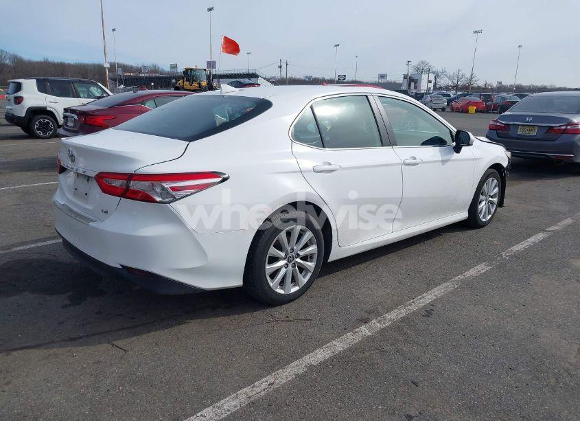 Photo 4 of 2020 Toyota Camry LE (VIN 4T1C11AK5LU913989)