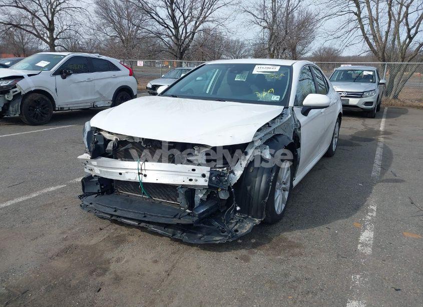 Photo 6 of 2020 Toyota Camry LE (VIN 4T1C11AK5LU913989)