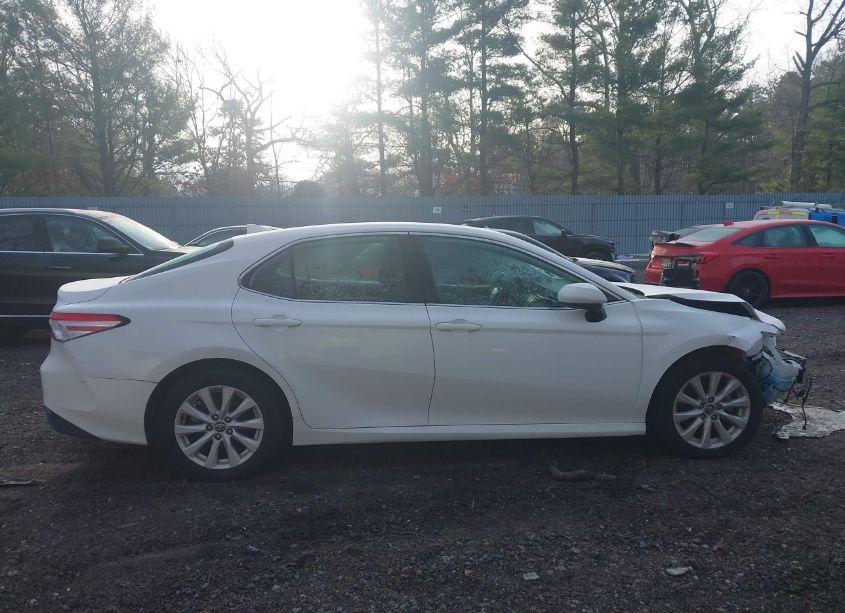 Photo 13 of 2020 Toyota Camry LE (VIN 4T1C11AK5LU916794)