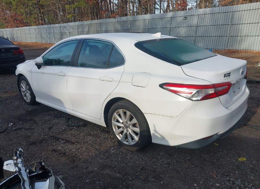 Photo 3 of 2020 Toyota Camry LE (VIN 4T1C11AK5LU916794)