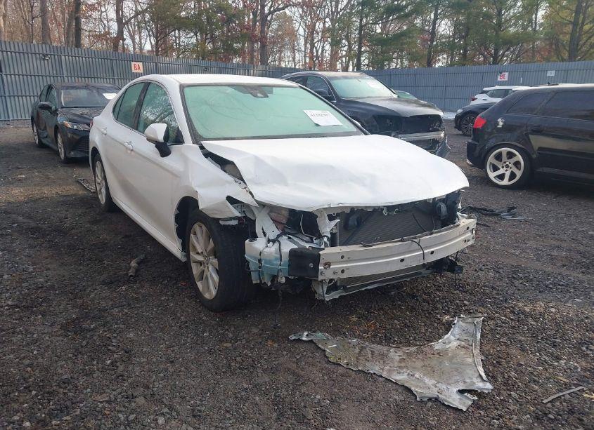 Photo 6 of 2020 Toyota Camry LE (VIN 4T1C11AK5LU916794)