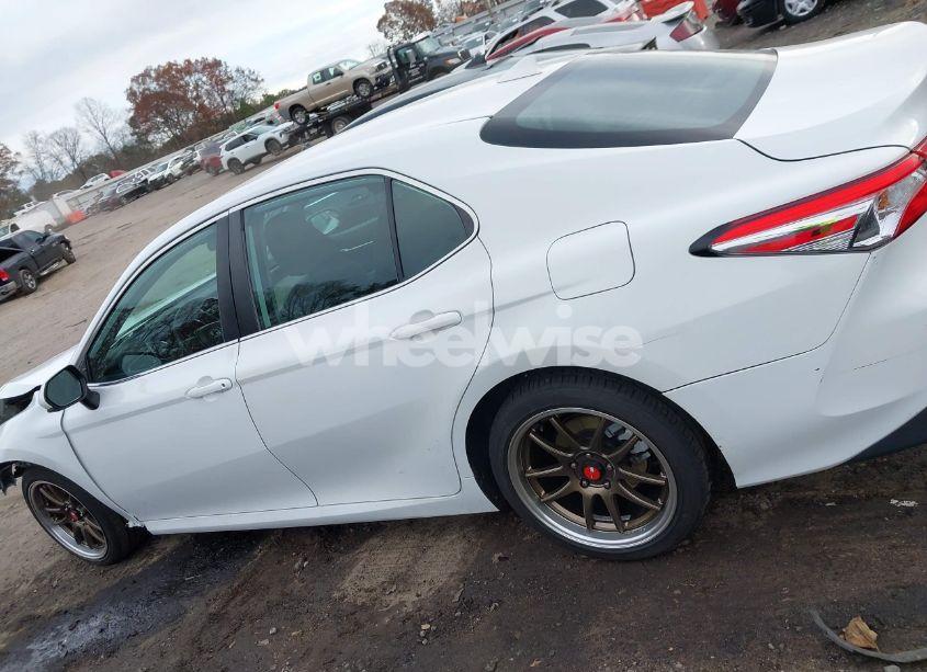 Photo 14 of 2020 Toyota Camry LE (VIN 4T1C11AK5LU928265)