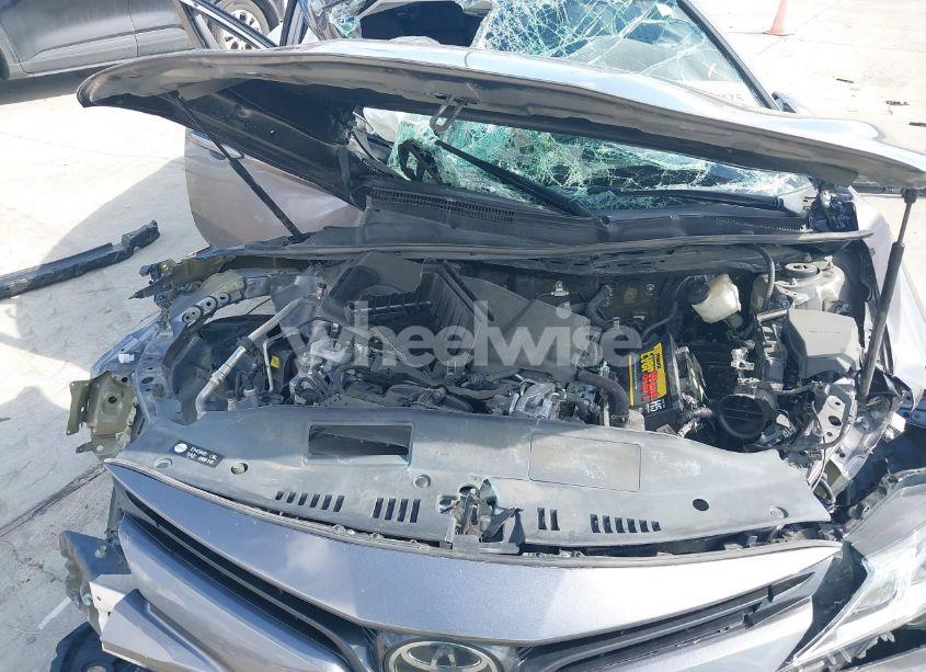 Photo 10 of 2020 Toyota Camry LE (VIN 4T1C11AK5LU929500)