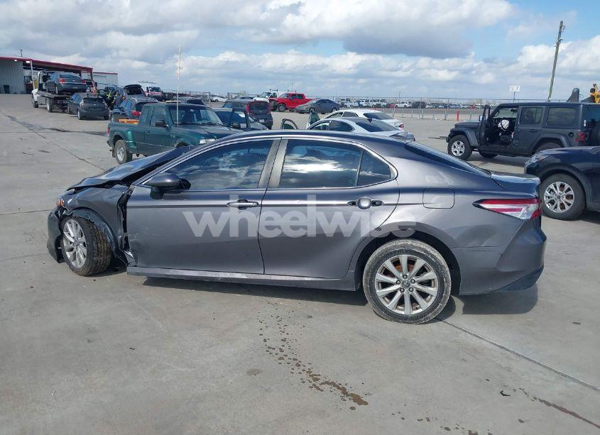 Photo 14 of 2020 Toyota Camry LE (VIN 4T1C11AK5LU929500)
