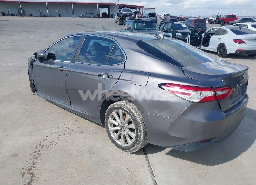 Photo 3 of 2020 Toyota Camry LE (VIN 4T1C11AK5LU929500)