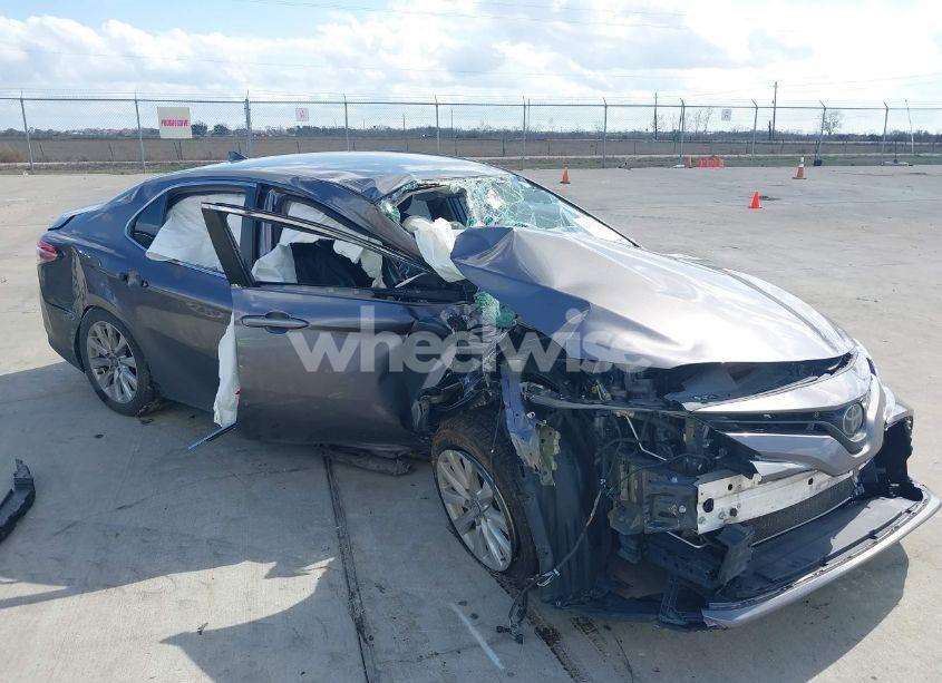 Photo 6 of 2020 Toyota Camry LE (VIN 4T1C11AK5LU929500)