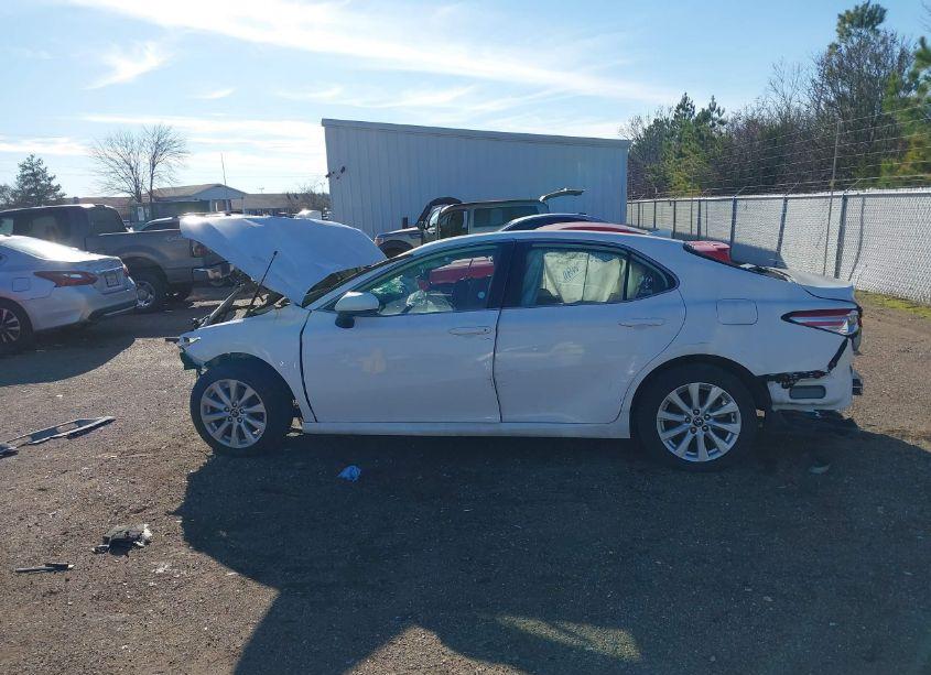 Photo 14 of 2020 Toyota Camry LE (VIN 4T1C11AK5LU935359)