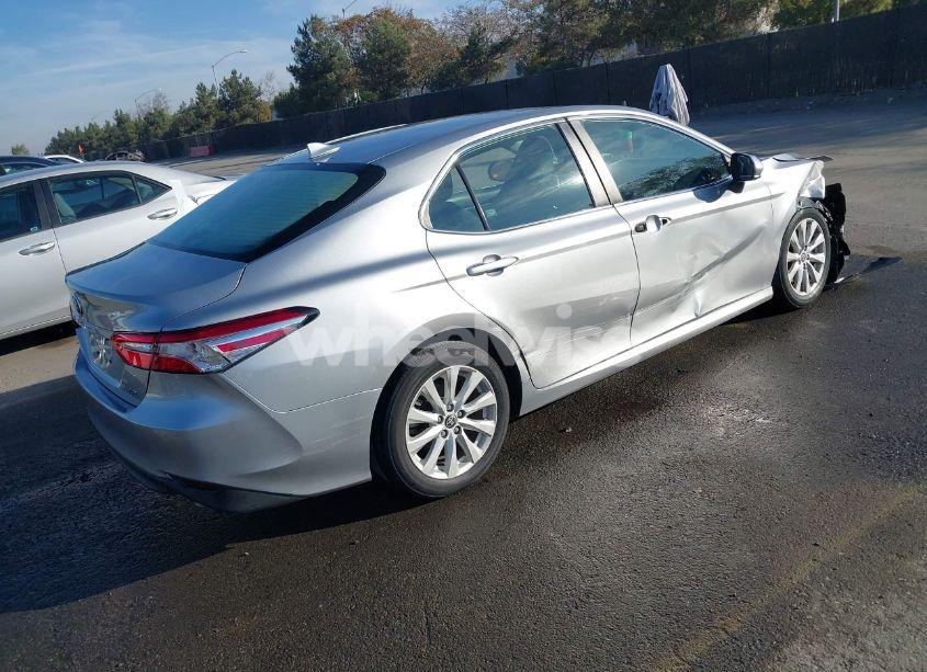 Photo 4 of 2020 Toyota Camry LE (VIN 4T1C11AK5LU952968)