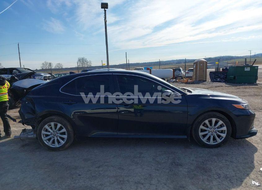 Photo 12 of 2020 Toyota Camry LE (VIN 4T1C11AK5LU977966)