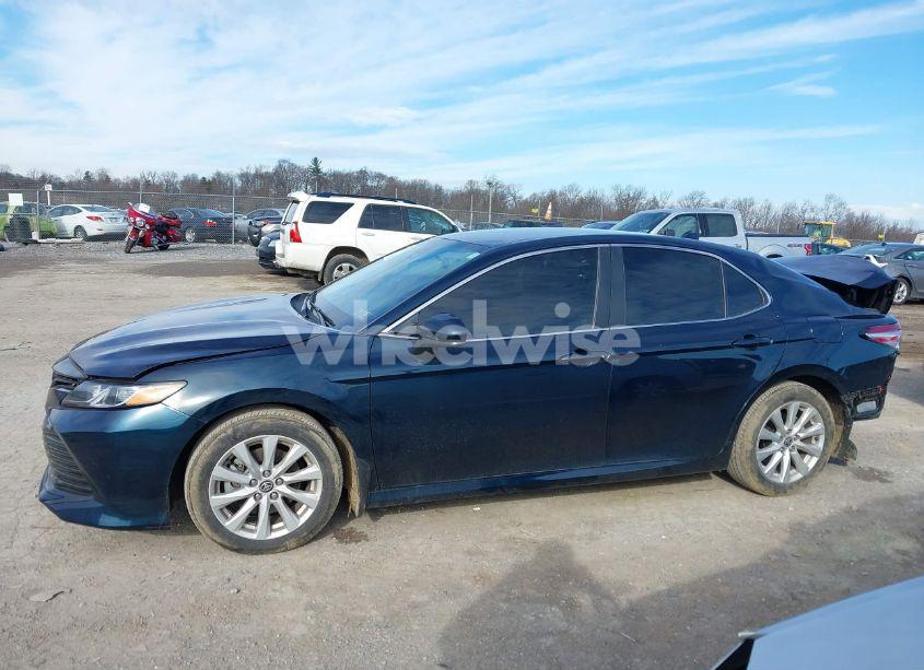 Photo 13 of 2020 Toyota Camry LE (VIN 4T1C11AK5LU977966)