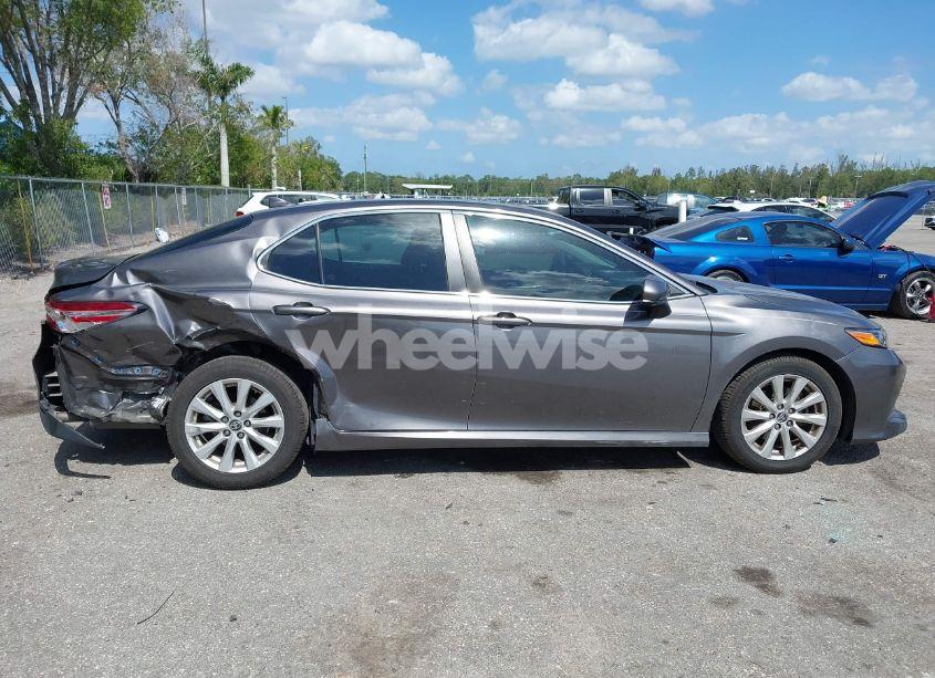 Photo 13 of 2020 Toyota Camry LE (VIN 4T1C11AK5LU997165)