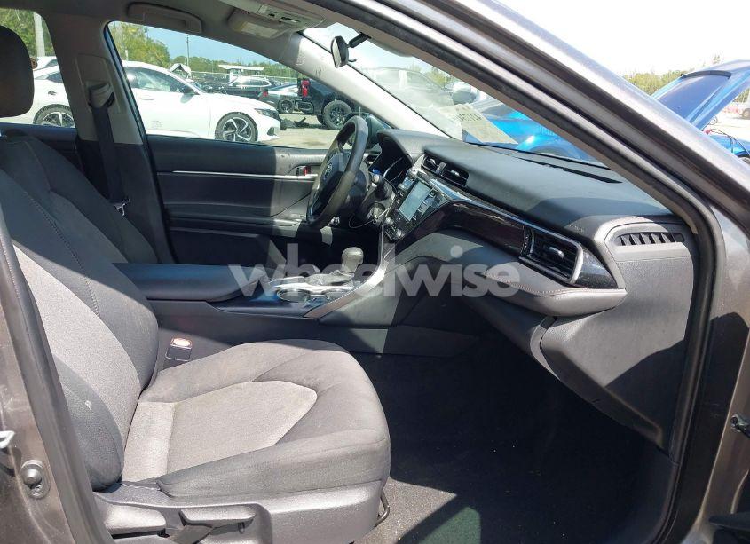 Photo 5 of 2020 Toyota Camry LE (VIN 4T1C11AK5LU997165)