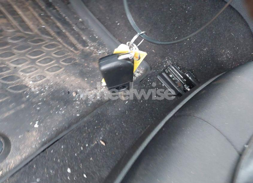 Photo 11 of 2021 Toyota Camry LE (VIN 4T1C11AK5MU546304)