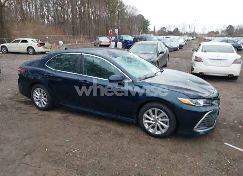 Photo 13 of 2021 Toyota Camry LE (VIN 4T1C11AK5MU546304)