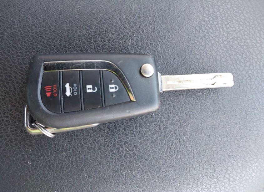 Photo 11 of 2021 Toyota Camry LE (VIN 4T1C11AK5MU550482)