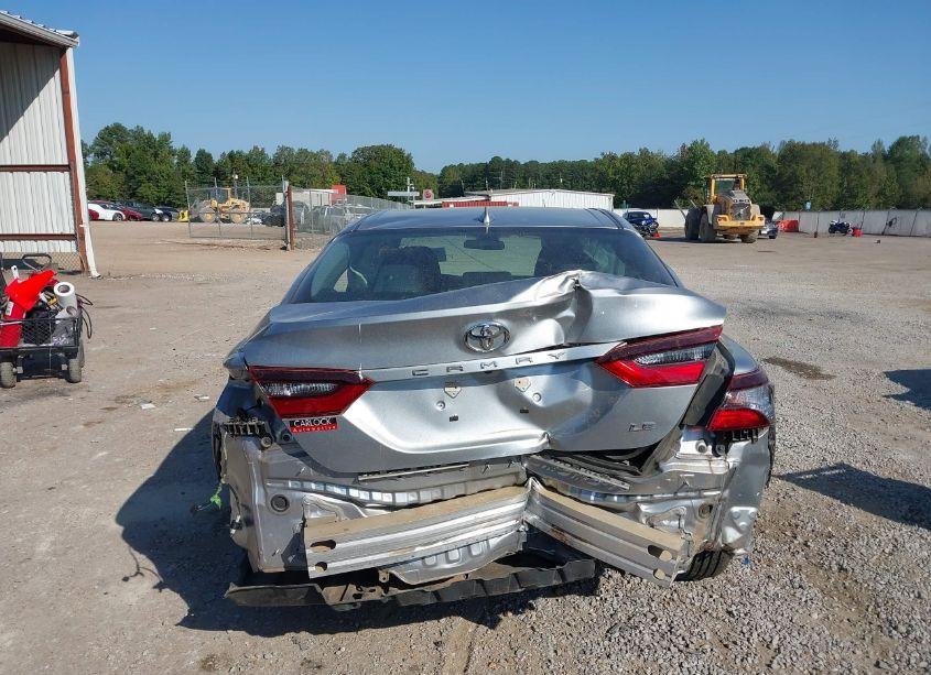 Photo 17 of 2021 Toyota Camry LE (VIN 4T1C11AK5MU550482)