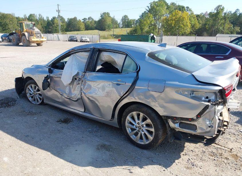 Photo 3 of 2021 Toyota Camry LE (VIN 4T1C11AK5MU550482)