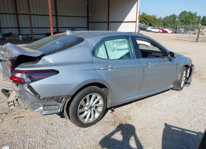 Photo 4 of 2021 Toyota Camry LE (VIN 4T1C11AK5MU550482)