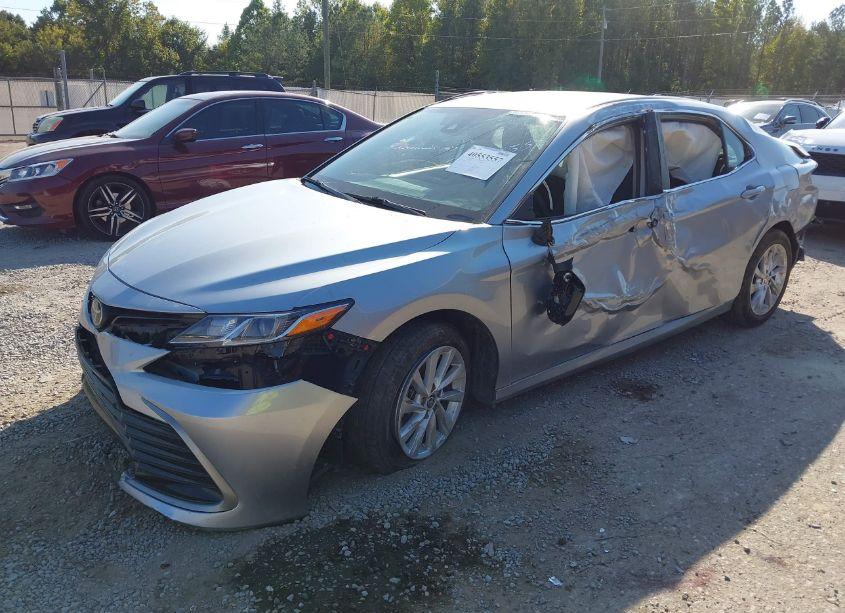 Photo 6 of 2021 Toyota Camry LE (VIN 4T1C11AK5MU550482)