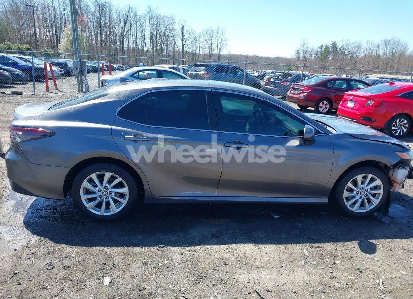 Photo 14 of 2021 Toyota Camry LE (VIN 4T1C11AK5MU563426)