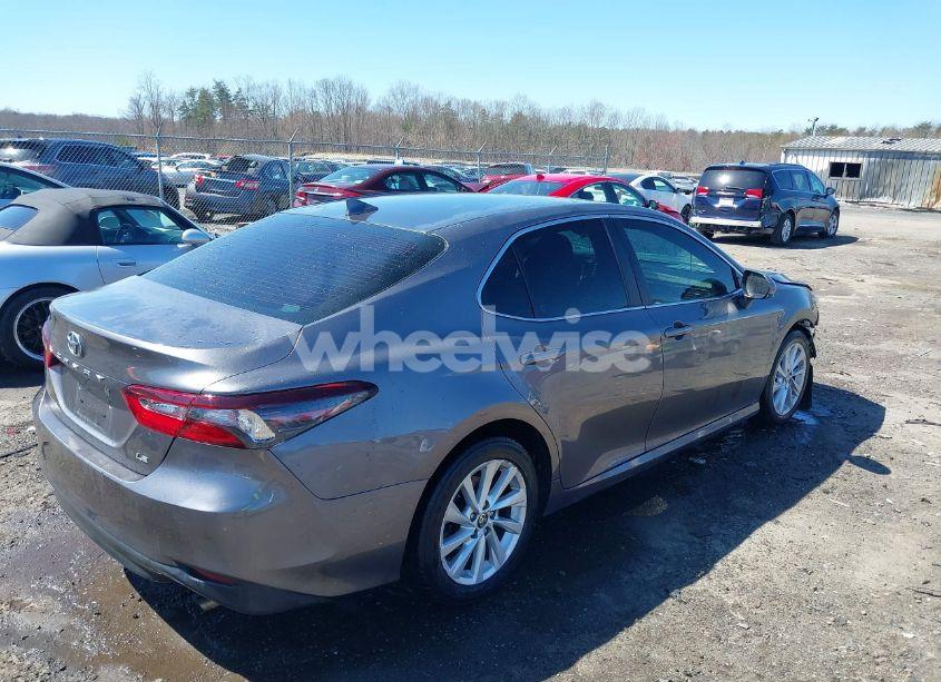 Photo 4 of 2021 Toyota Camry LE (VIN 4T1C11AK5MU563426)