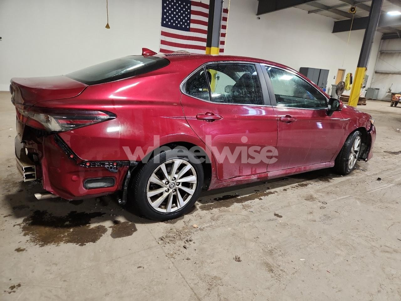 Photo 3 of 2021 TOYOTA CAMRY LE (VIN 4T1C11AK5MU565998)